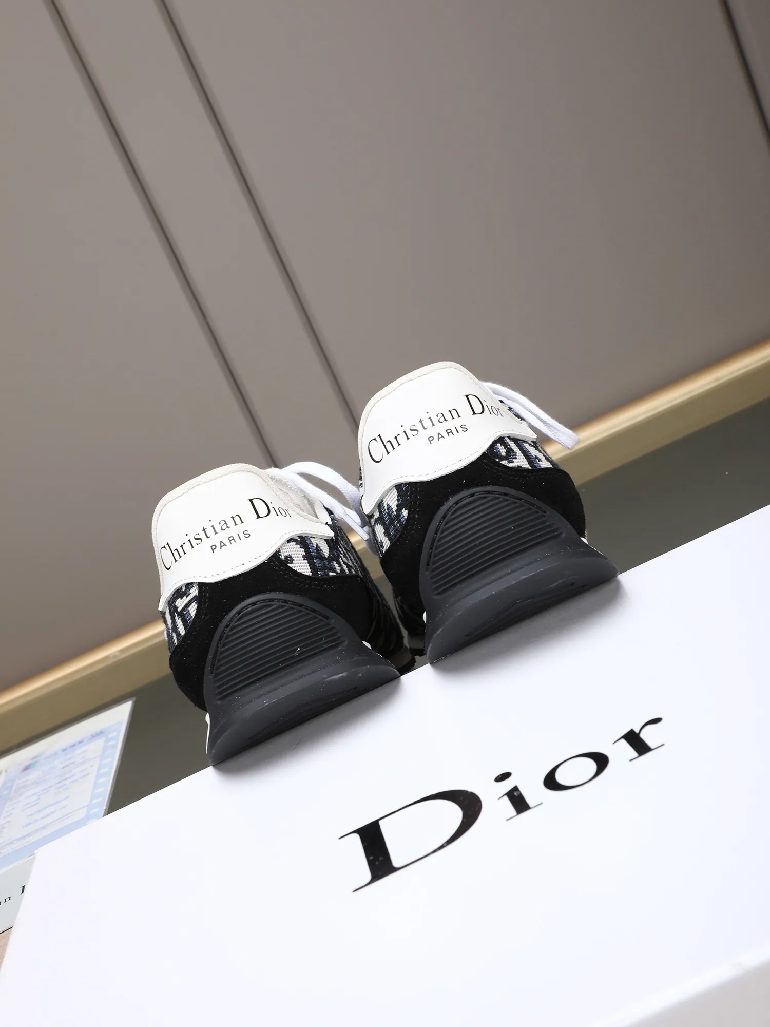 Men's shoes💰440 Dior【Dior】😘😘High-end series of casual men's shoes, simple and elegant👍👍👍The upper is made of first-layer genuine leather spliced ​​with Dior's special material [sun][sun]; imported first-layer sheepskin lining; special outsole, wear-resistant, lightweight, the overall design is harmonious and unified without lacking personality 👣🌟✨You deserve it! Multiple colors to choose from! 😍Size 38～44. (45 custom-made) The picture above is a big seller🔥🔥🔥